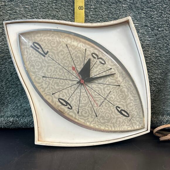 GE White Electric Atomic Wall Clock Model 2159 Works! - Picture 11 of 12